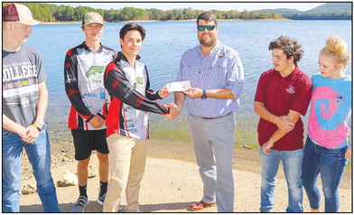 Youth bass fishing team earns $1,000 without wetting a line